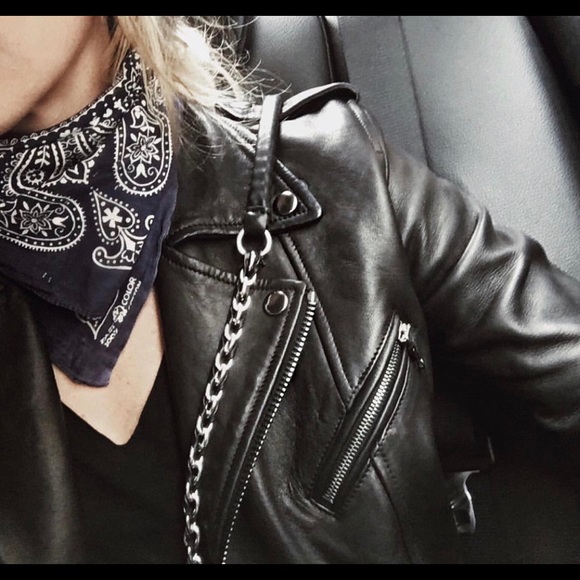 Meet your Posher, Kim - Picture 4 of 12